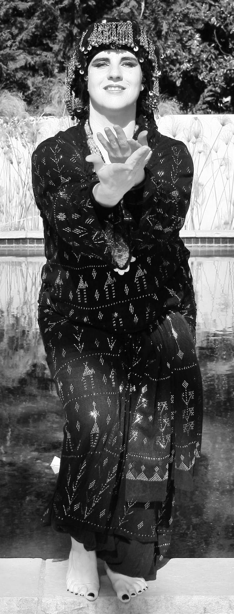 Davina-Rosicrucian-VintageRobe-Welcome